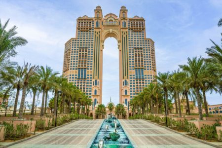 Explore Abu Dhabi’s Rich Heritage with Guided Cultural Tours