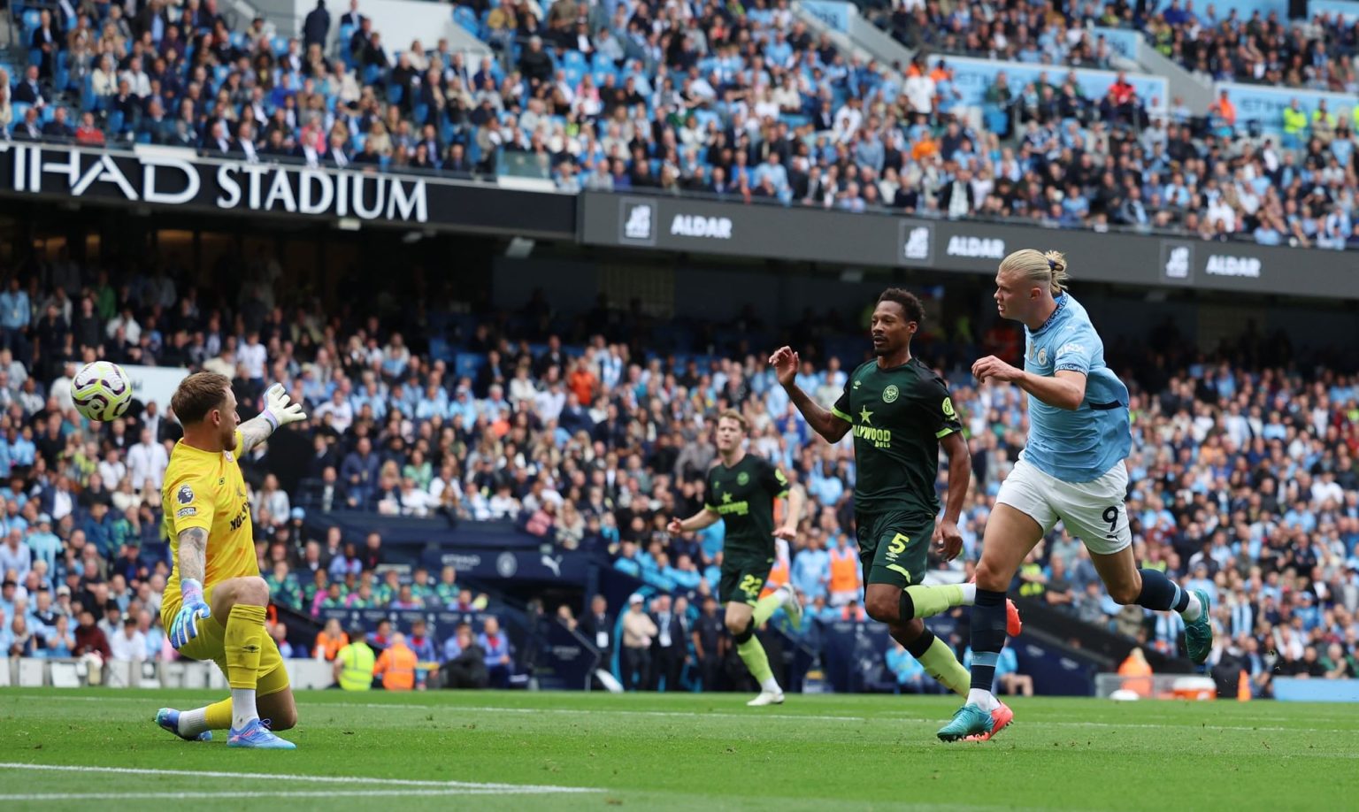 Premier League Round-Up: Haaland Shines in City’s 2-1 Win, Man Utd Dominate Southampton