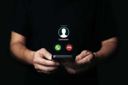 Avoiding Scam Calls: UAE Experts Share Key Warnings and Precautions