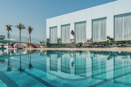 Cool Off in Style: The Perfect Pool Day at Burj Al Arab’s SAL