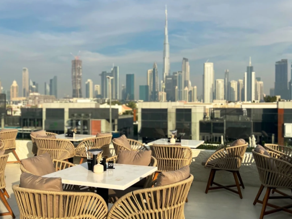 This Dubai Café Has The Burj Khalifa In Frame Lune Dubai