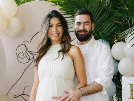 Dubai Had This Love Is Blind Habibi Baby News First Love Is Blind Habibi